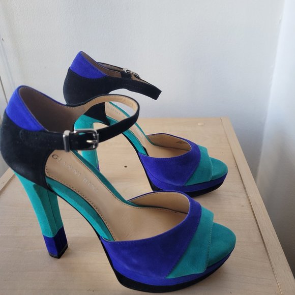 Gianni Bini Shoes - CLEARANCE - Gianni Bini Blue & Turquoise Vintage Shoes – Size 6½ Medium